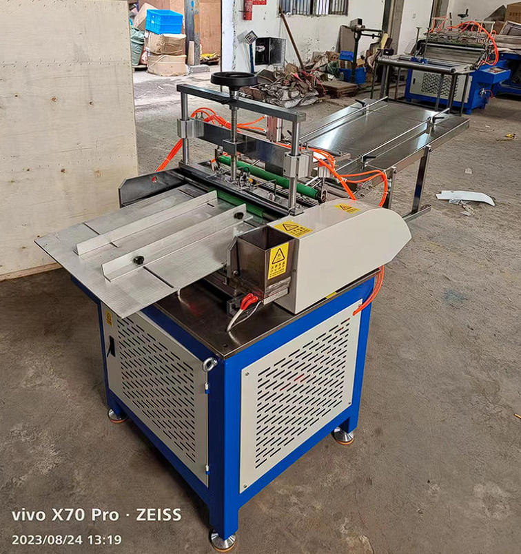 Hot Melt Glue Mechanism