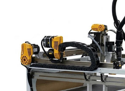 Full servo motors with linear modules for stable glue spraying